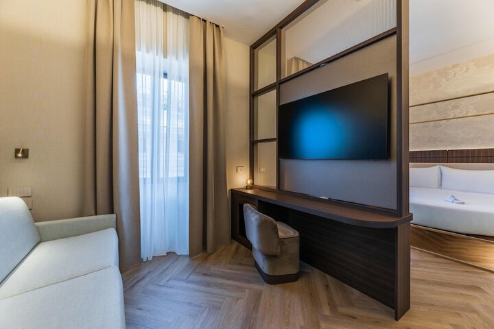 Room 34 of 110