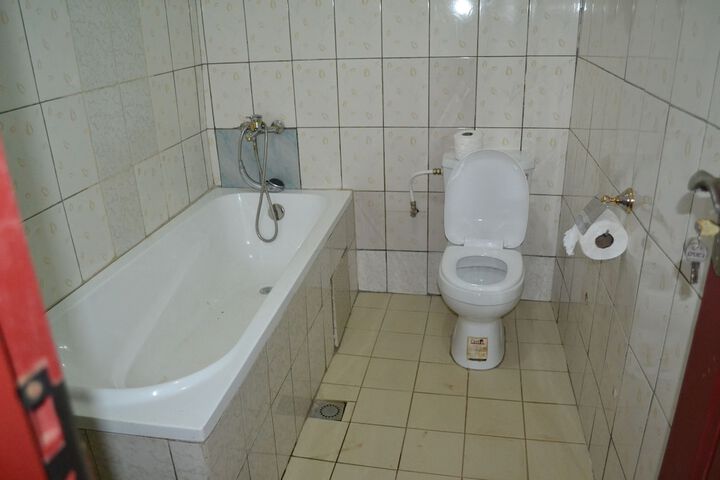 Room 11 of 22