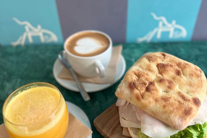 Breakfast/Coffee Service 34 of 37