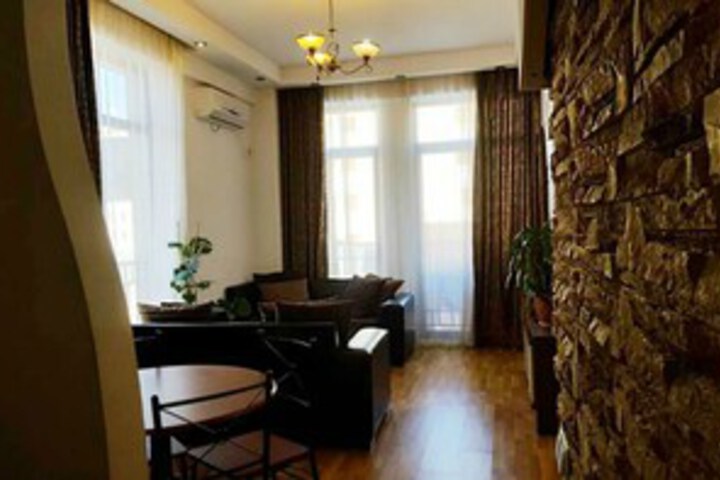 Room 33 of 82