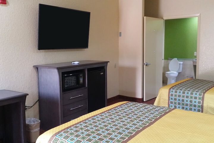 Room 3 of 18