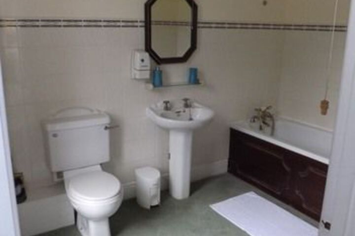 Room 4 of 11