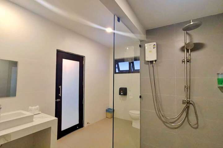 Room 35 of 71