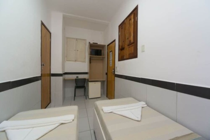Room 32 of 94