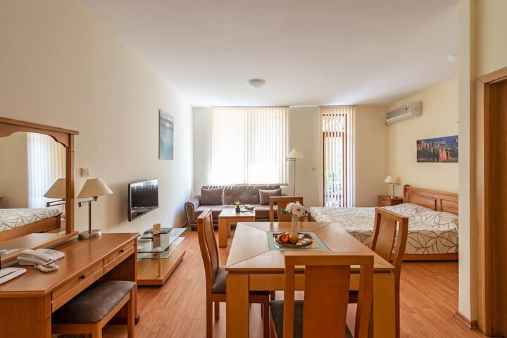 Room 40 of 209