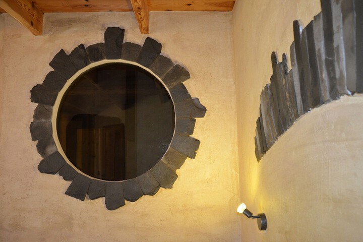 Room 12 of 26