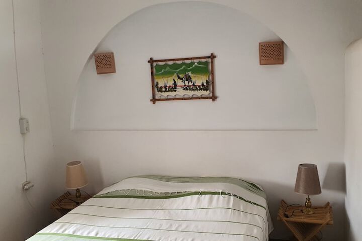 Room 6 of 34