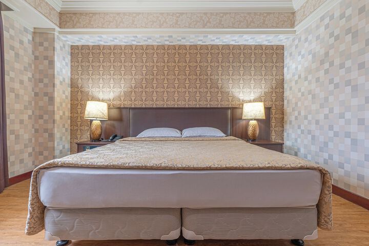Room 10 of 39