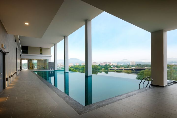 Pools & Facilities