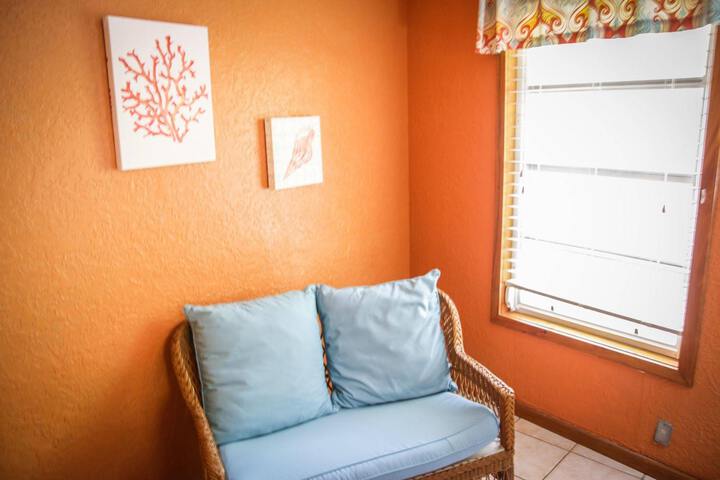 Room 1 of 2