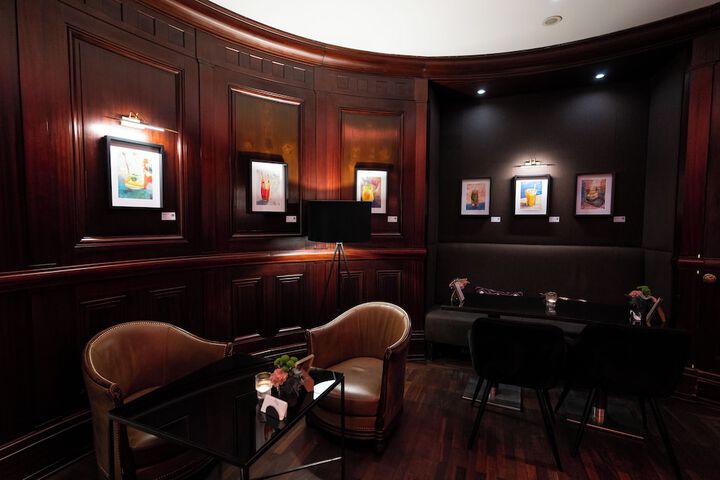 Lounge 65 of 72