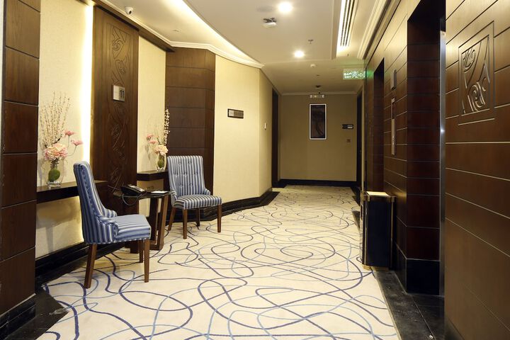 Ballroom/Hall 58 of 77