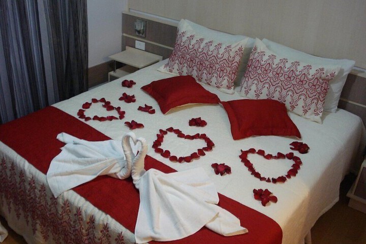 Room 12 of 16