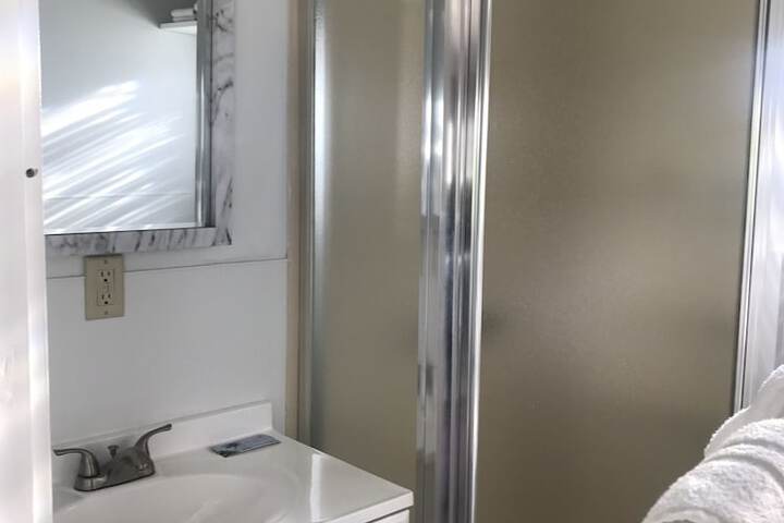 Room 32 of 42