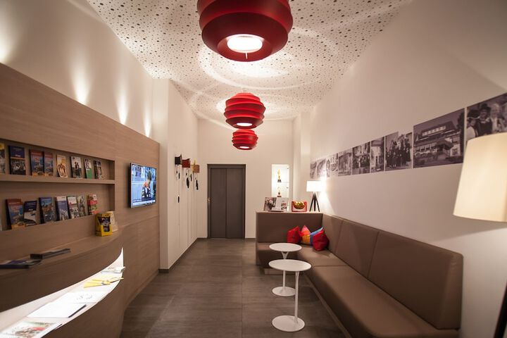 Entrance & Lobby