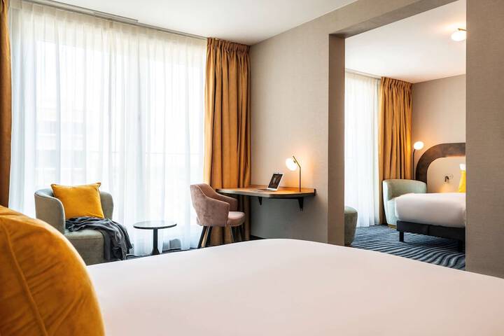 Room 4 of 56