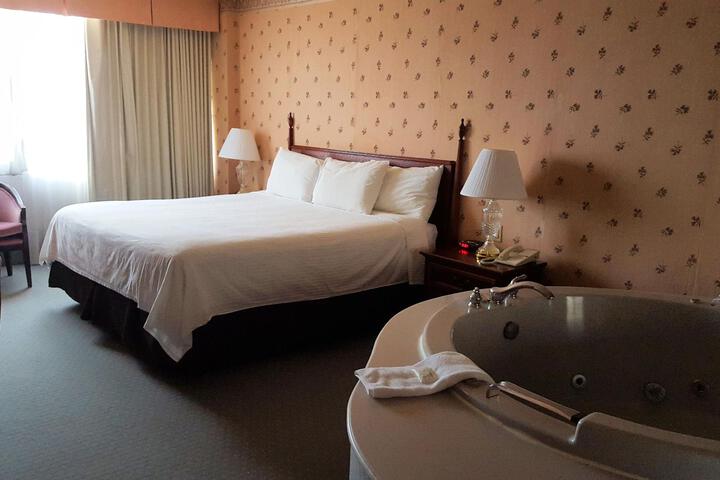 1 King Bed (1 of 16)