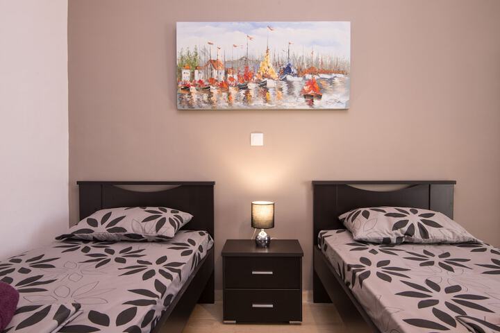 Room 5 of 52