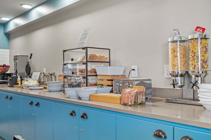 Breakfast area