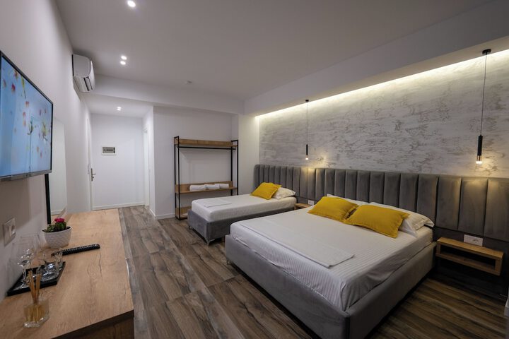 Room 34 of 61