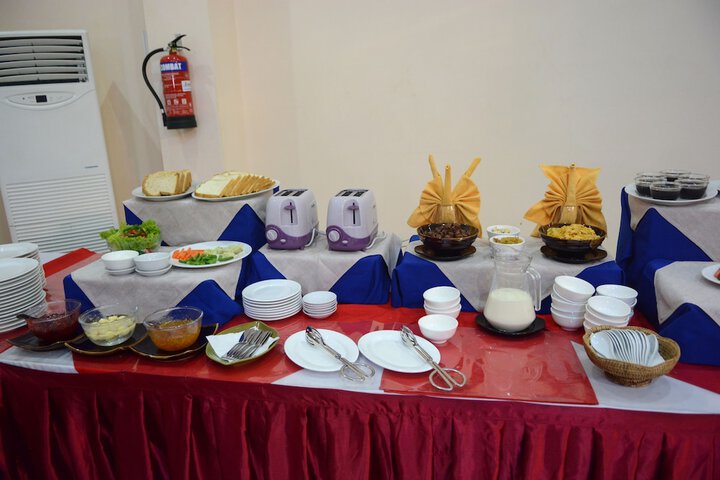 Dining 43 of 59