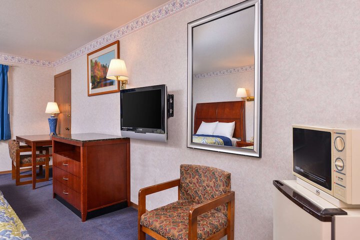 2 Double Beds (2 of 12)