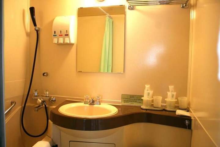 Room 15 of 22