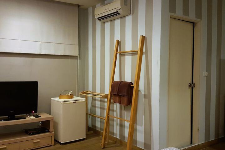 Room 3 of 50