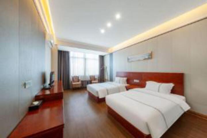 Room 6 of 7