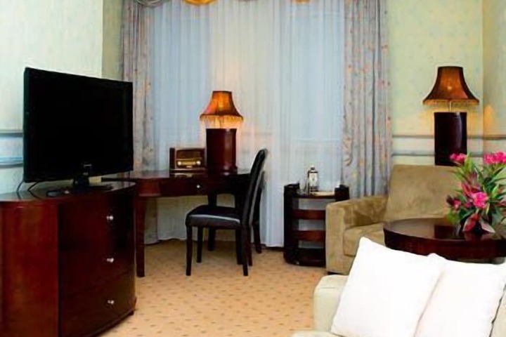 Room 28 of 65