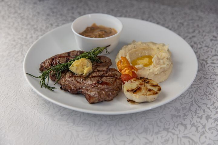 Dining 56 of 60