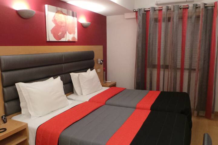 Room 2 of 37