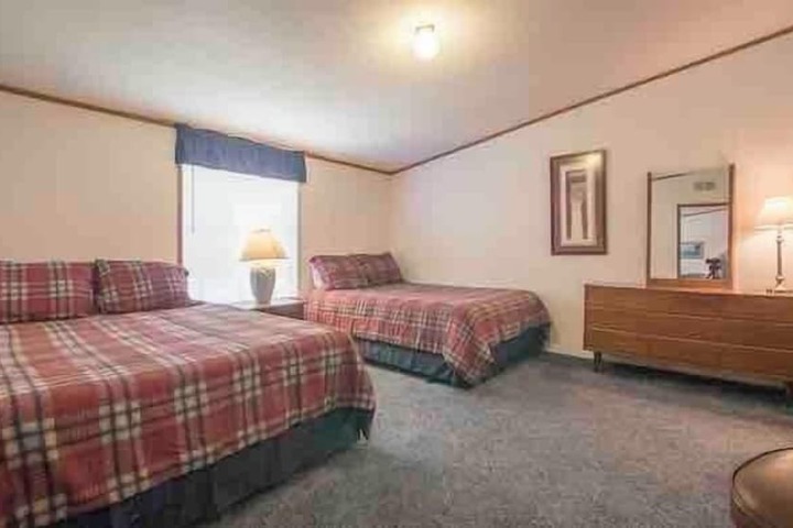 Room 10 of 98