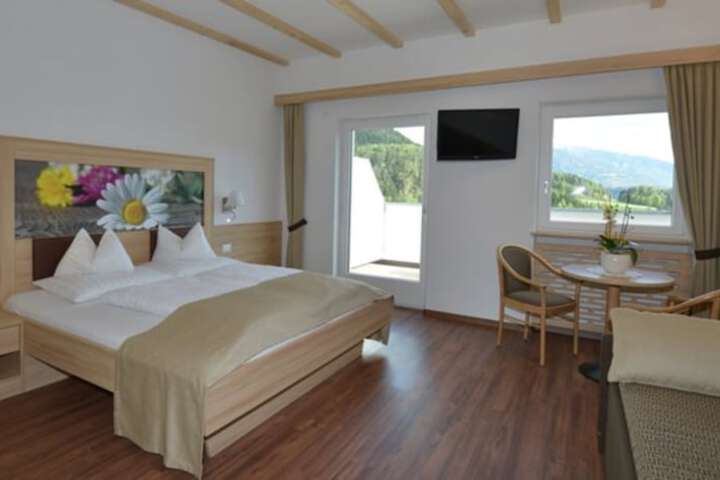 Room 3 of 39
