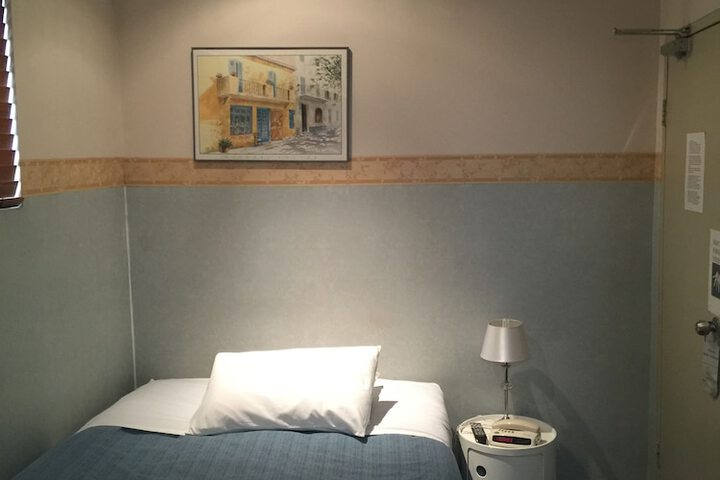 Room 11 of 60