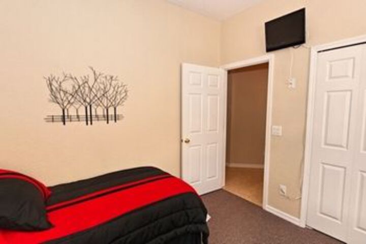 Room 11 of 21