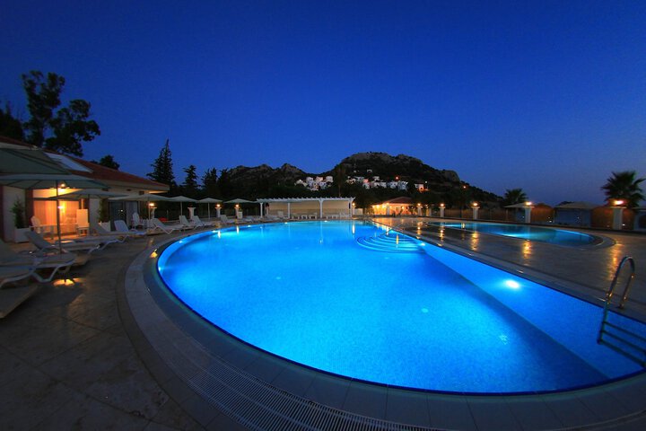 Hotel with Pool