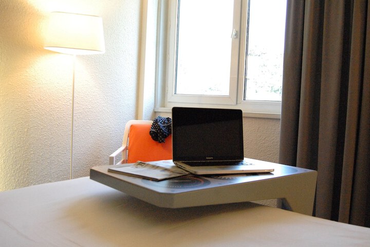 Room 3 of 64
