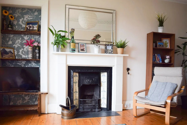 Bright 2 Bedroom Home Near Haymarket