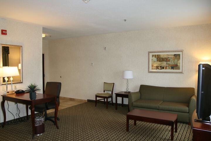 1 King Bed Studio Suite (1 of 10)