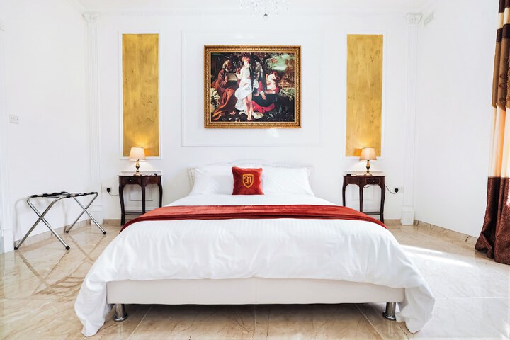 Room 27 of 57