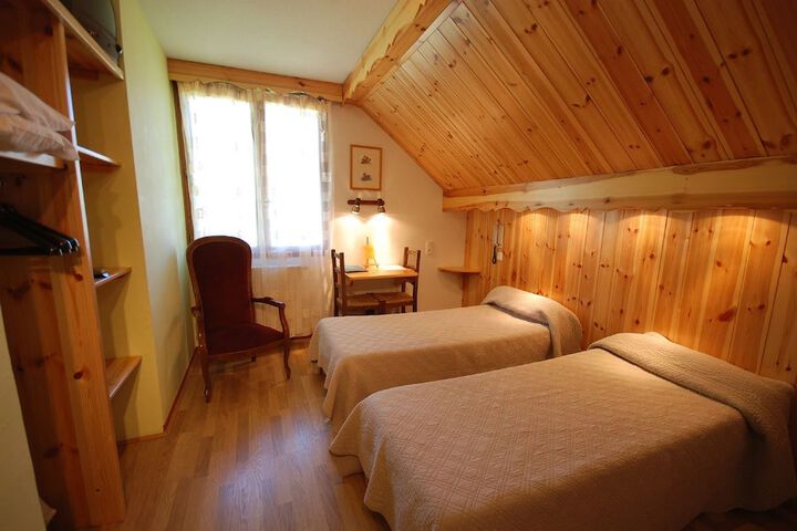 Room 6 of 60