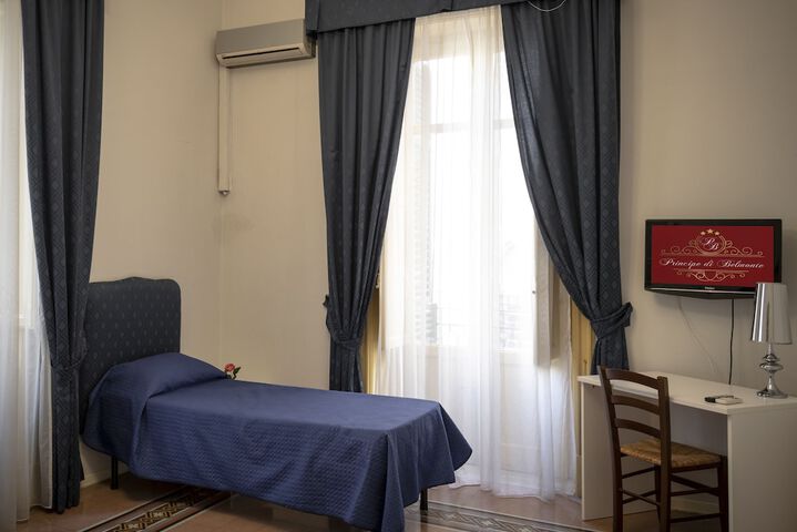 Room 15 of 31