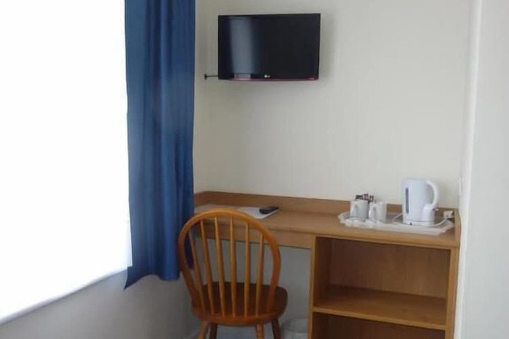 Room 2 of 11