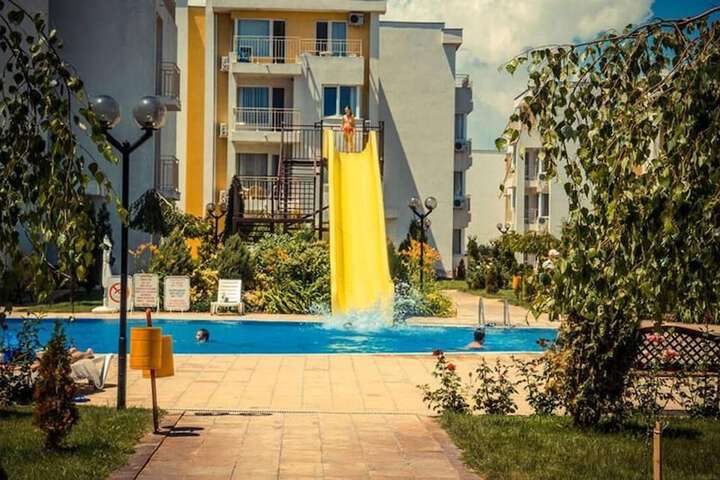 Pool 32 of 46