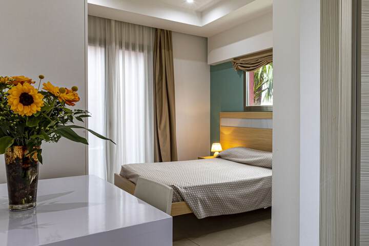 Room 10 of 36