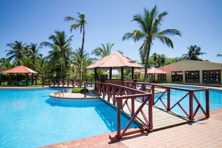 Pool 40 of 60