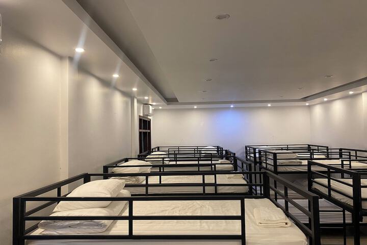 Room 16 of 42