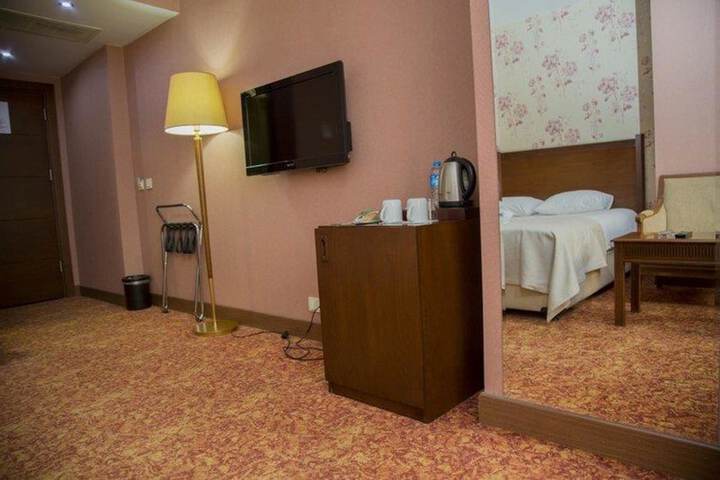 Room 8 of 35