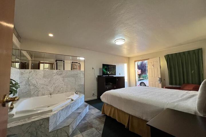 Room 7 of 23